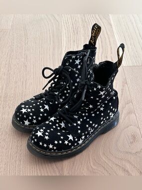 Kids Dr. Martens 1460 Pascal Star Boots - Size 11 US